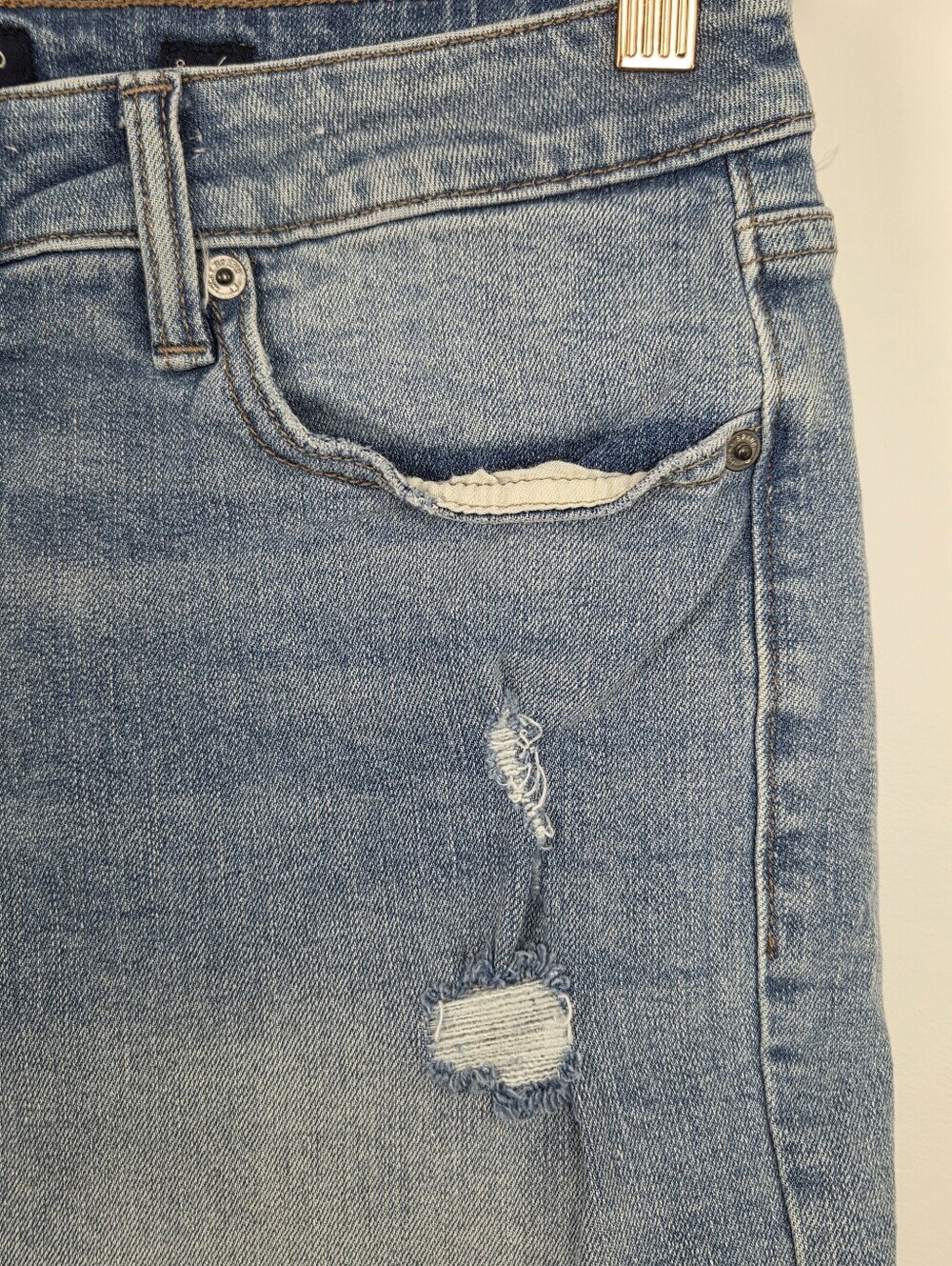 Lucky Brand The Roll Up Distressed Shorts Women's 8/29 Blue Stretch - Picture 4 of 13